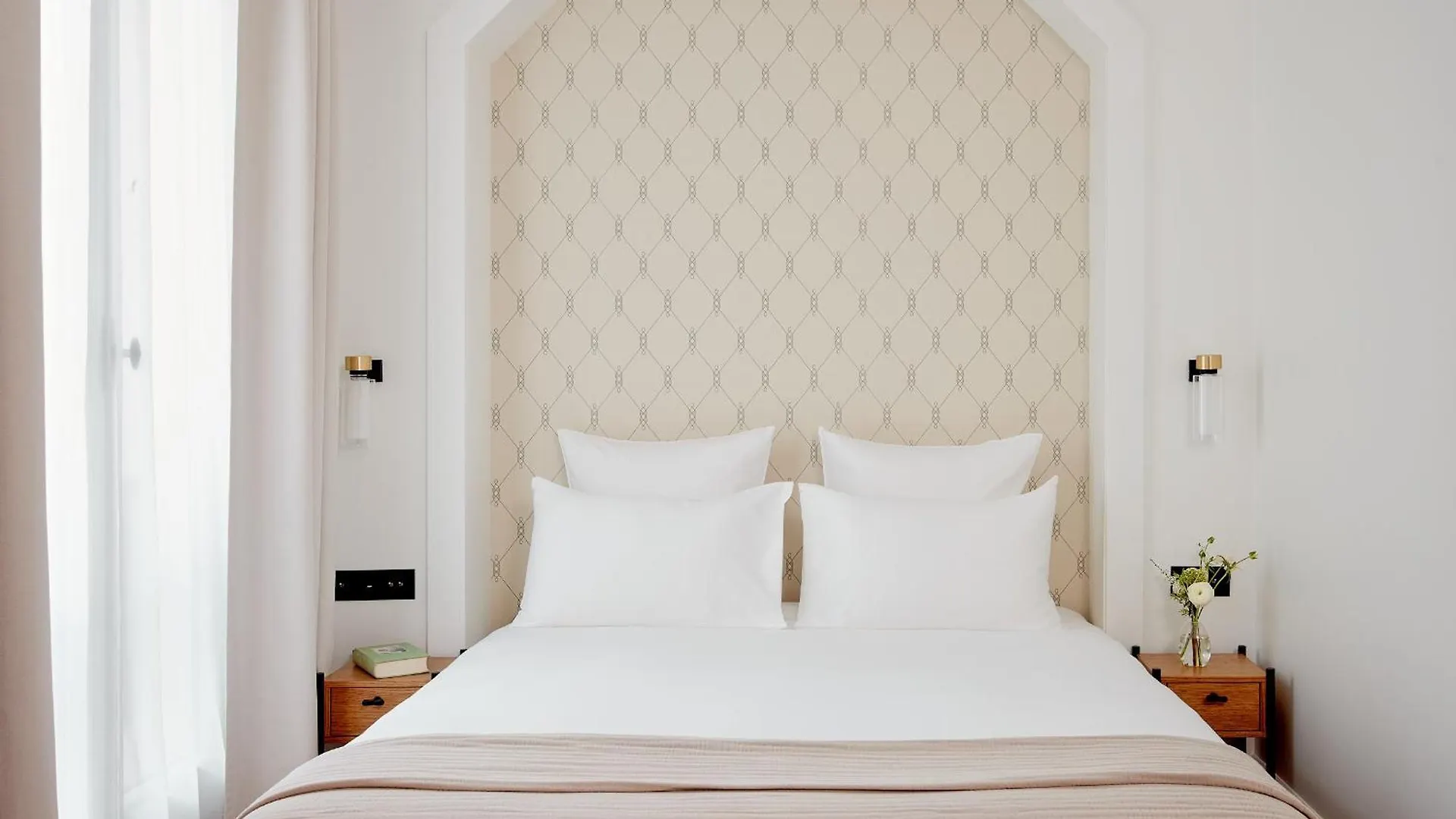 Noucha Hotel